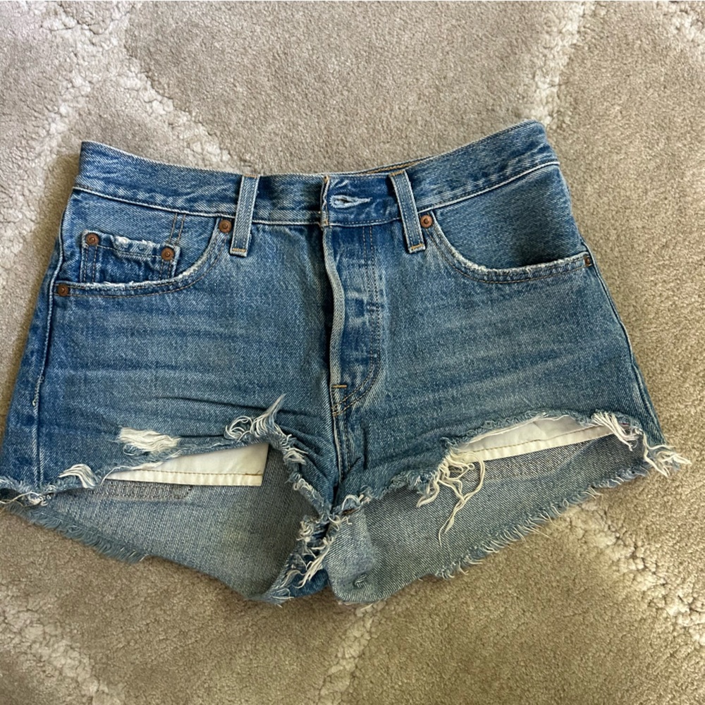 Levi’s 501 Short (Dark Wash)